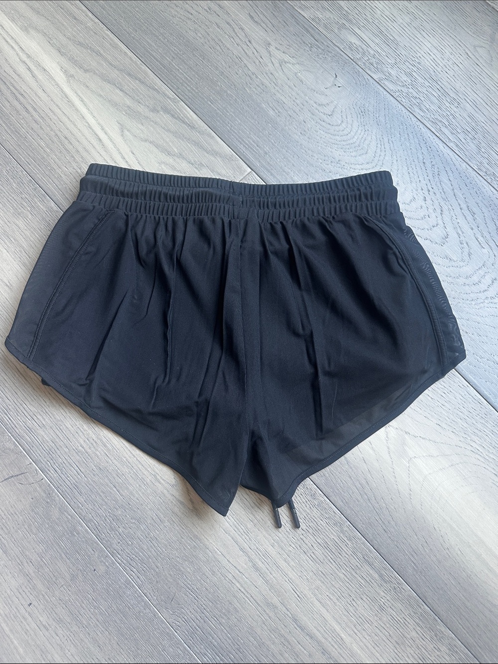 ALO Yoga Black Athletic Shorts with Drawstring - Picture 3 of 3